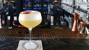 Cocktails schlürfen im Bar Moqum